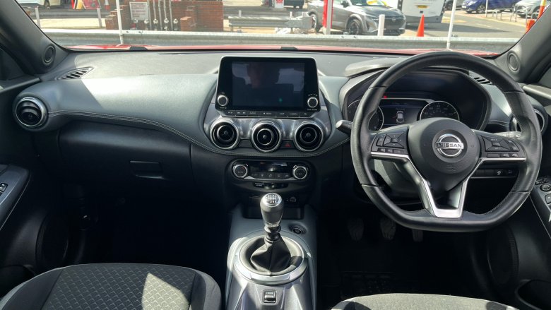 Nissan Juke 1.0 DiG-T 114 N-Connecta 5dr Petrol Hatchback